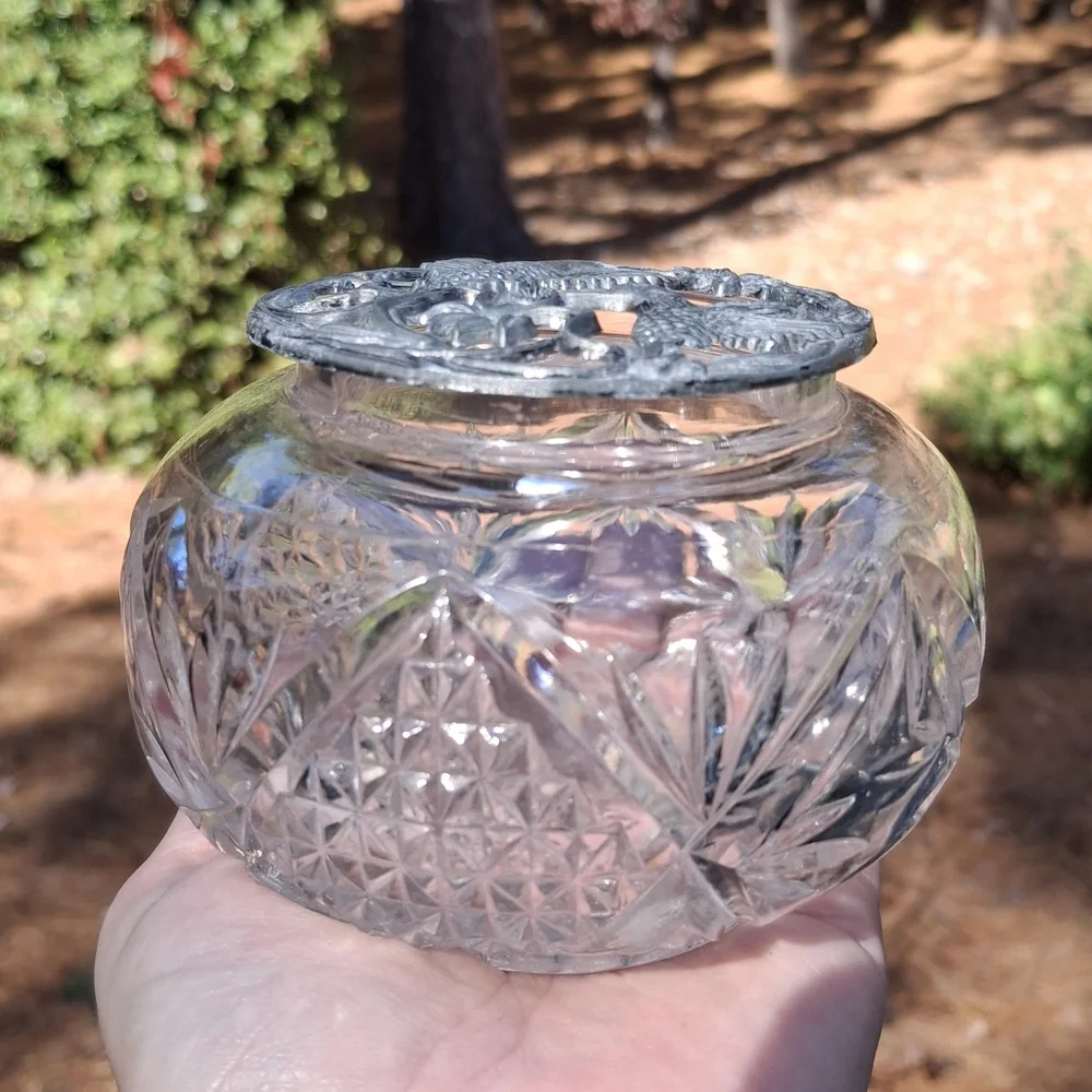 Vintage Clear Cut Glass Vanity Jar Hair Receiver Popourri Jar